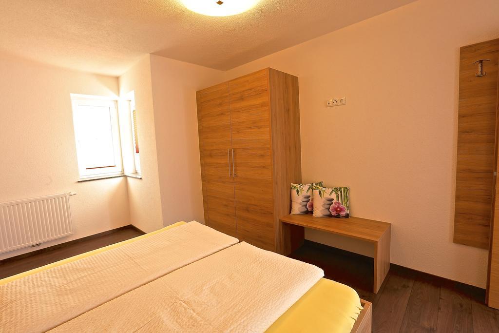 Ladis Living Apartment ภายนอก รูปภาพ