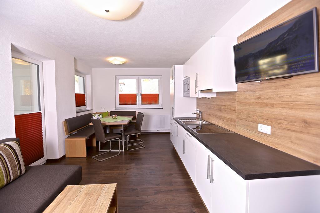 Ladis Living Apartment ภายนอก รูปภาพ