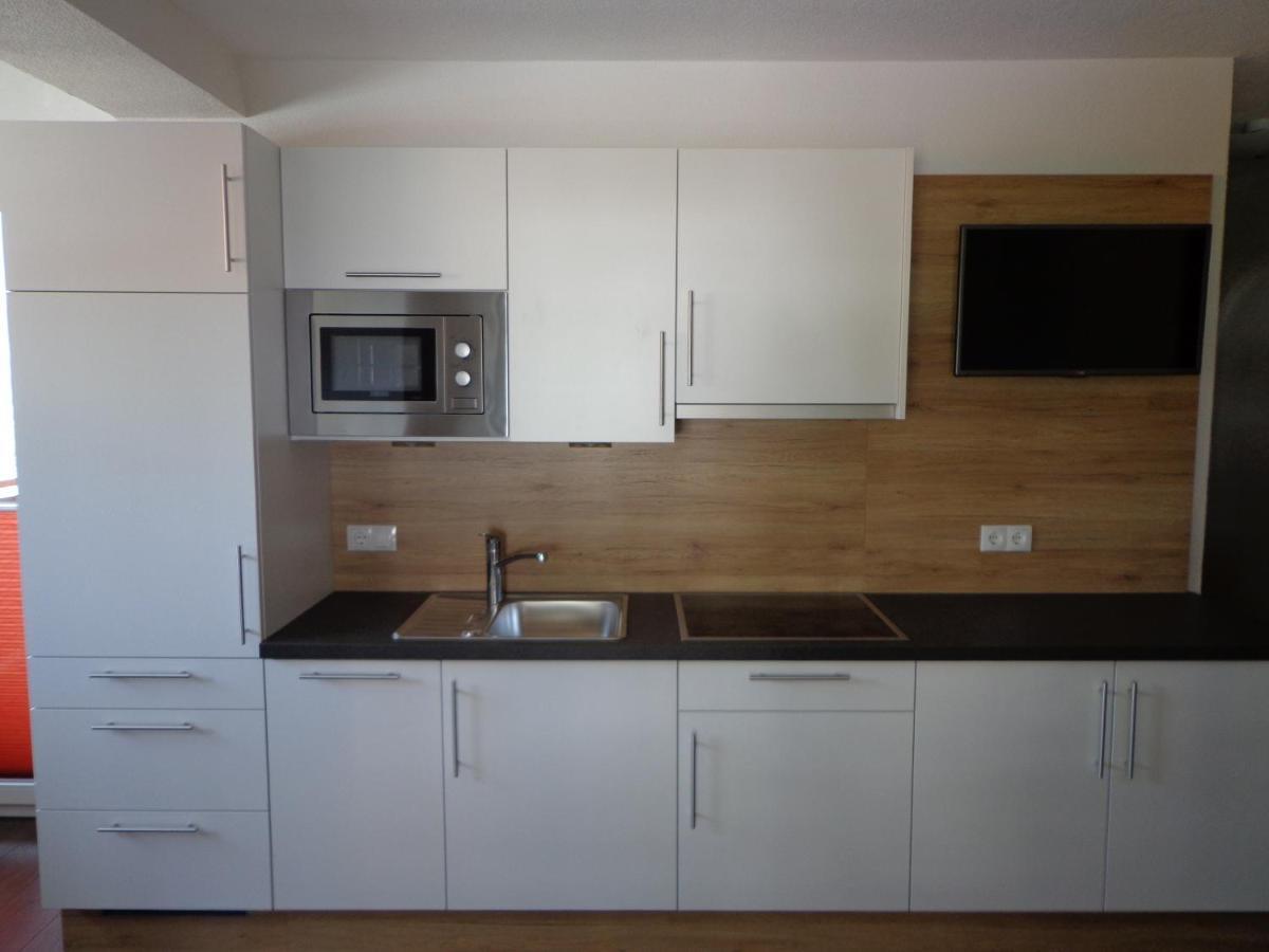 Ladis Living Apartment ภายนอก รูปภาพ
